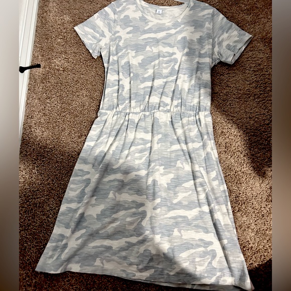 Large, light camo summer dress - Picture 1 of 1